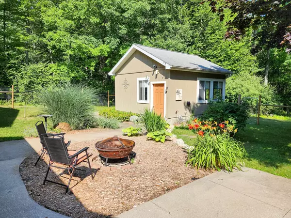 Farwell, MI 48622,4841 Pear Way