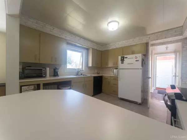 Manistique, MI 49854,219 N Maple Street
