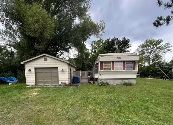 103 Lakeside Drive, Houghton Lake Heights, MI 48630