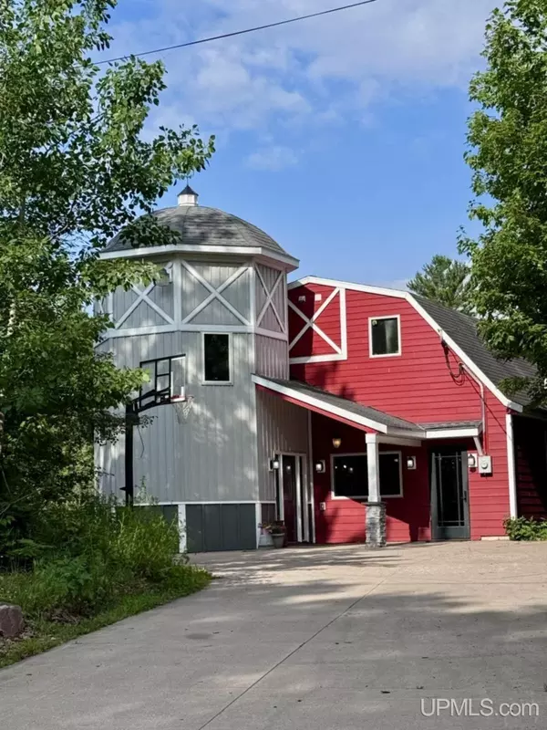 Negaunee, MI 49866,3 Maple Ridge Road