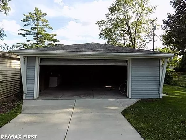 Saint Clair Shores, MI 48082,22100 Dorion Street