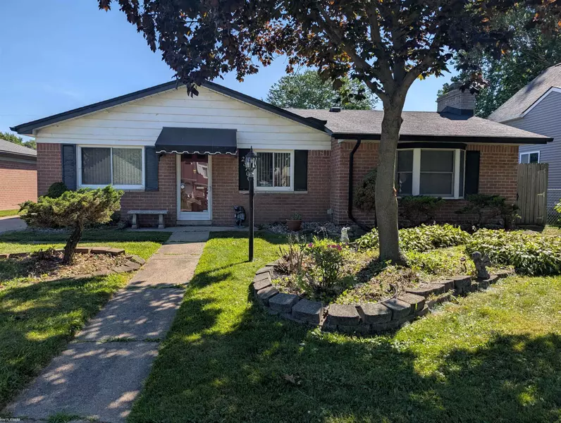 23700 Talbot Street, Saint Clair Shores, MI 48082