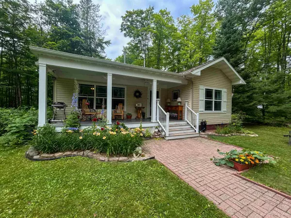 E445 King Road, Trenary, MI 49891