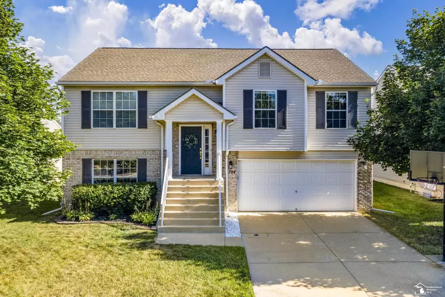 704 Arbor Chase Drive, Dundee, MI 48131
