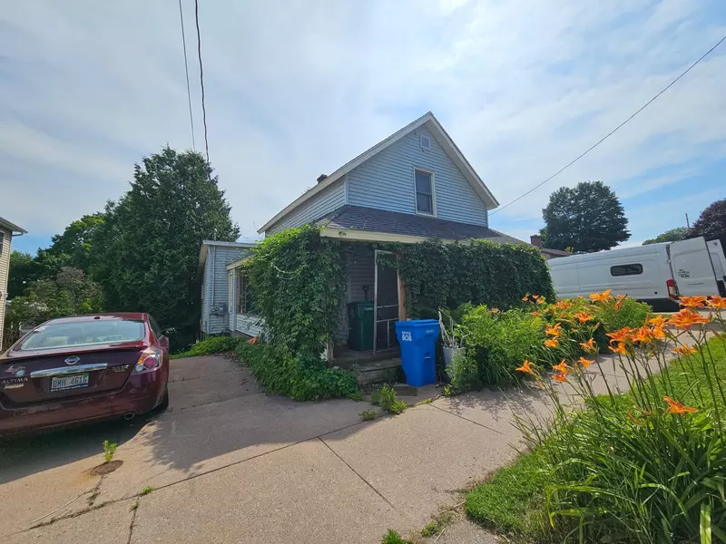 221 Jackson Street, Marquette, MI 49855