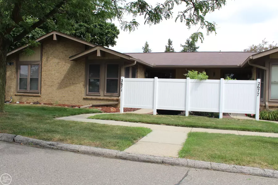 2671 Roundtree Drive, Troy, MI 48083