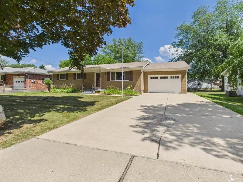 15586 Spruce Street, Monroe, MI 48161