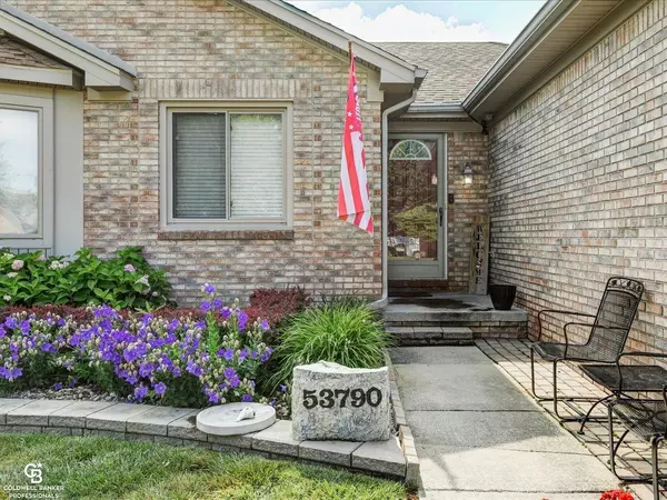 New Baltimore, MI 48047,53790 Meadow View Ln Lane