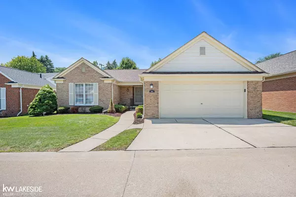 18810 Woods Drive, Clinton Township, MI 48036