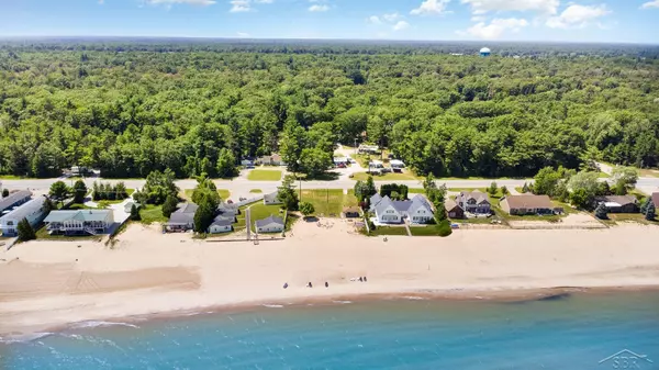 7433 N US 23 Highway, Oscoda, MI 48750