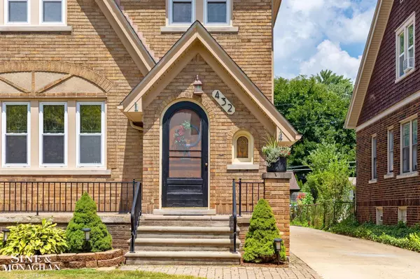 Grosse Pointe, MI 48236,432 Calvin Avenue