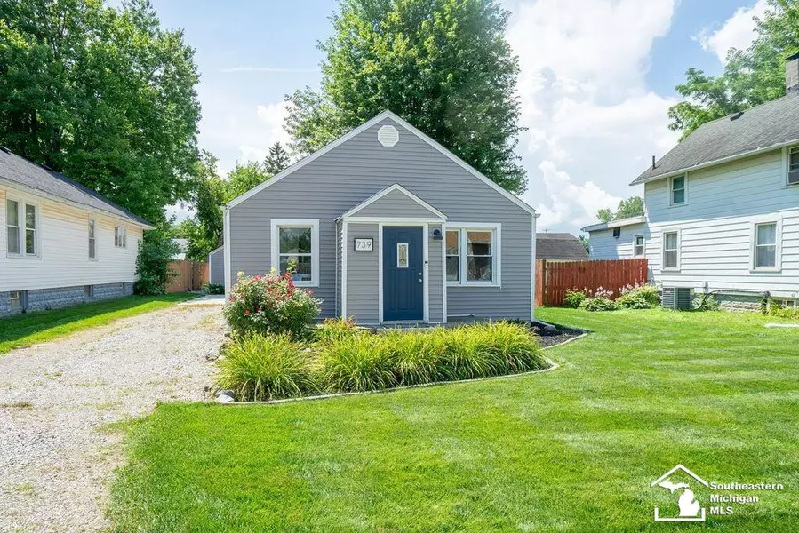 739 Orchard Street, Temperance, MI 48182