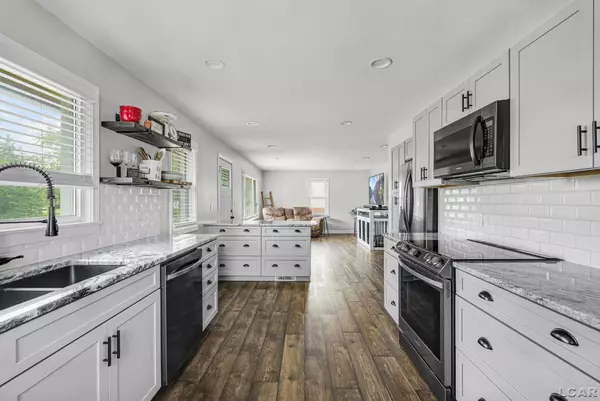 Petersburg, MI 49270,114 Cass Street