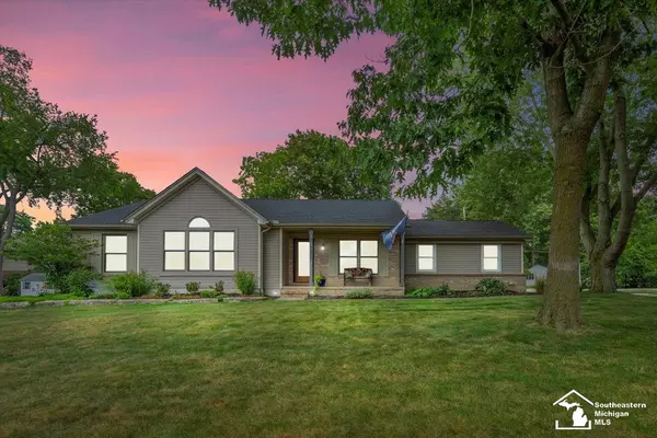 Grosse Ile, MI 48138,24575 Halley Crescent Drive