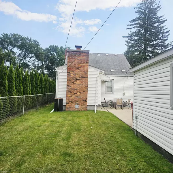 Eastpointe, MI 48021,22511 Saxony Ave Street