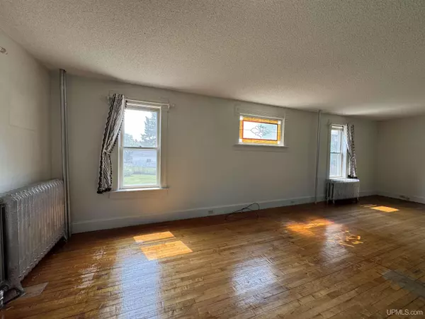 Ironwood, MI 49938,88 N Burt Street