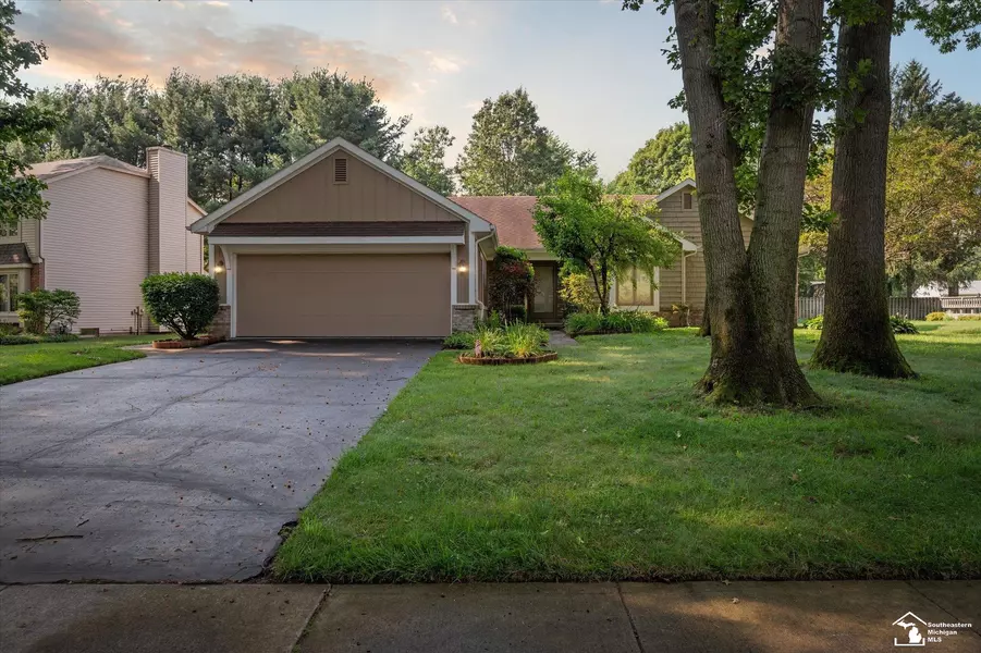 3347 Shadywood Drive, Lambertville, MI 48144