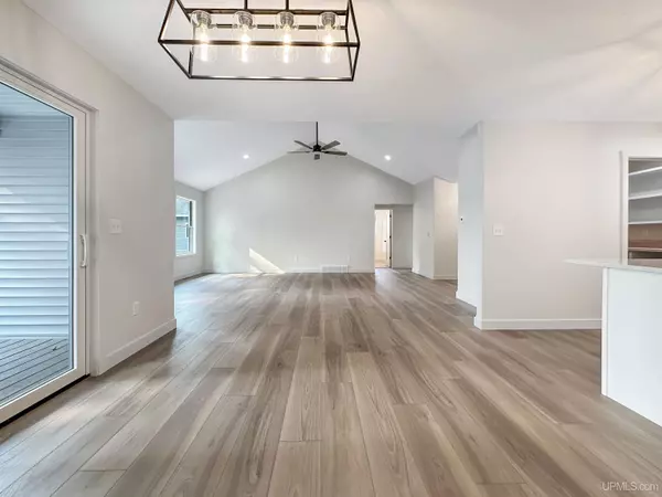 Escanaba, MI 49829,419 S 32 Street