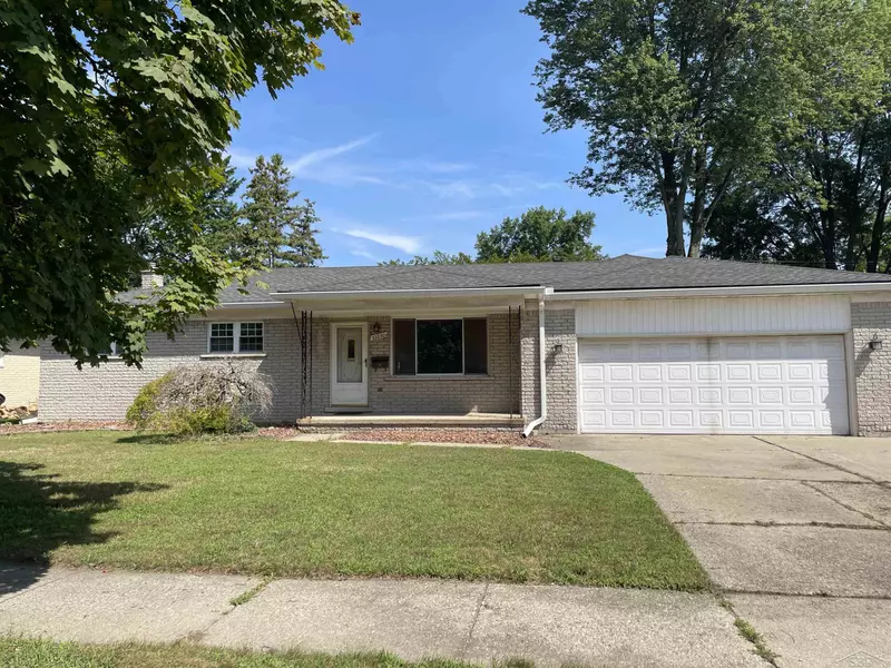 32230 Pierce Avenue, Garden City, MI 48135