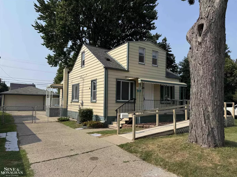 16454 E 10 Mile Road, Eastpointe, MI 48021