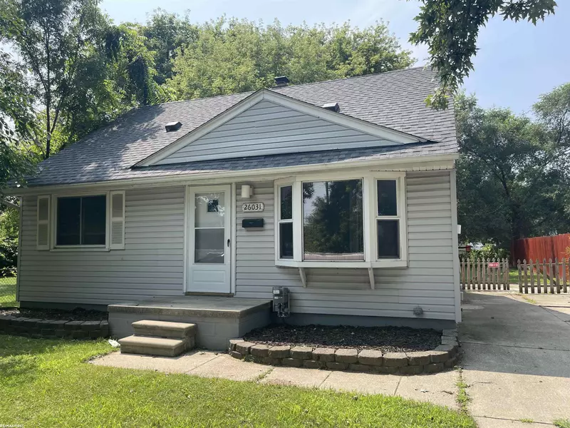 26031 Parkington Street, Roseville, MI 48066