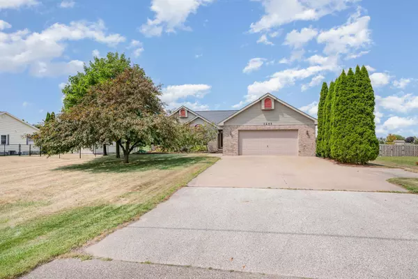 1245 N Jones Road, Essexville, MI 48732