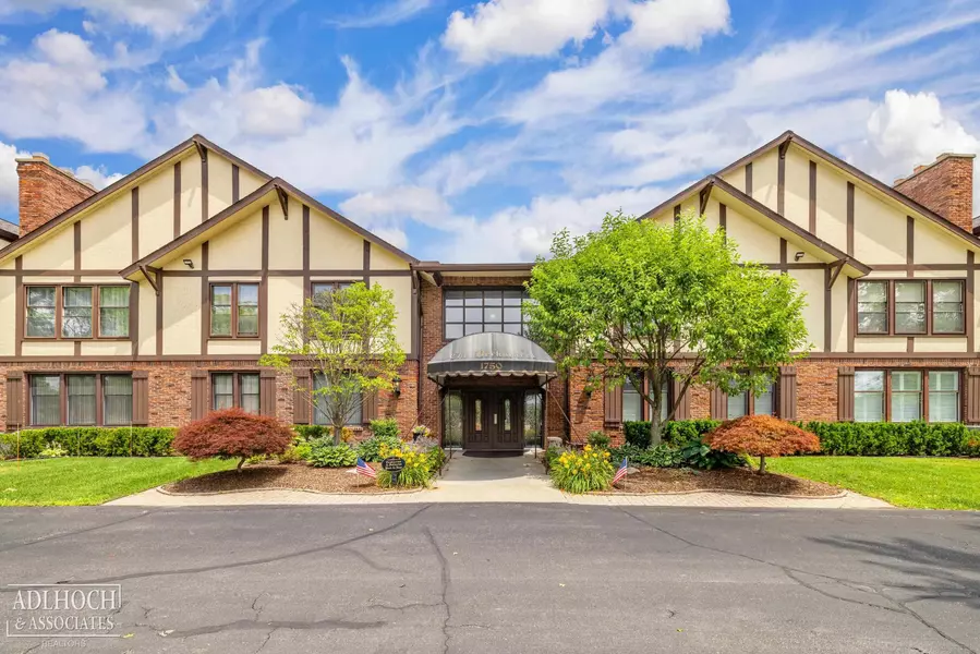 1750 Vernier Road, Grosse Pointe Woods, MI 48236