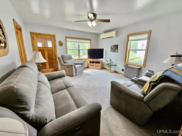 Marquette, MI 49855,319 E Park Street