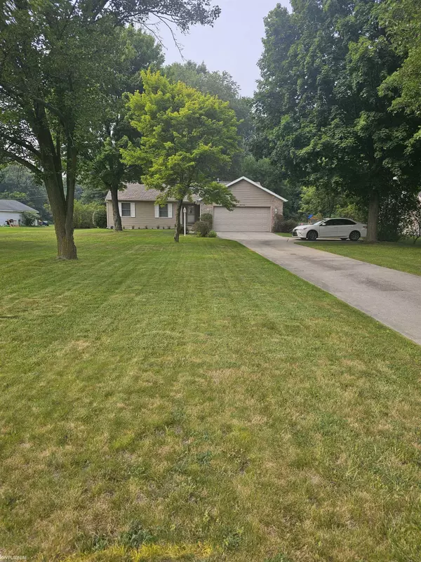 4224 North River Road, Fort Gratiot, MI 48059