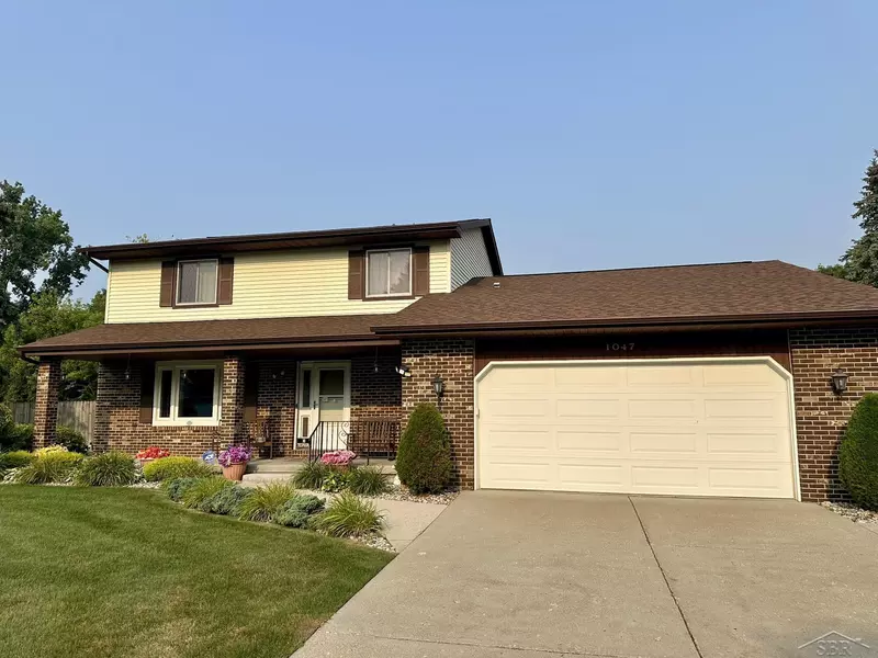 1047 N Frost Drive, Saginaw, MI 48638