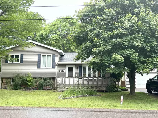 2012 Montgomery Street, Marquette, MI 49855