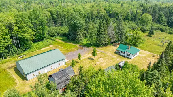 25649 Portage Entry Road, Chassell, MI 49916