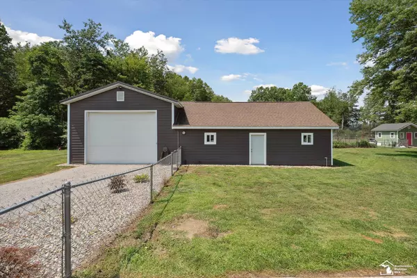 Petersburg, MI 49270,8092 Summerfield Road