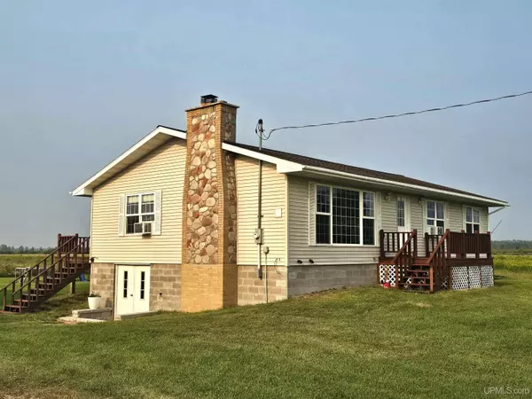 14015 Arnheim Road, Pelkie, MI 49958