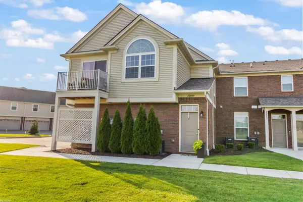 22009 Andover Drive, Macomb Twp, MI 48042