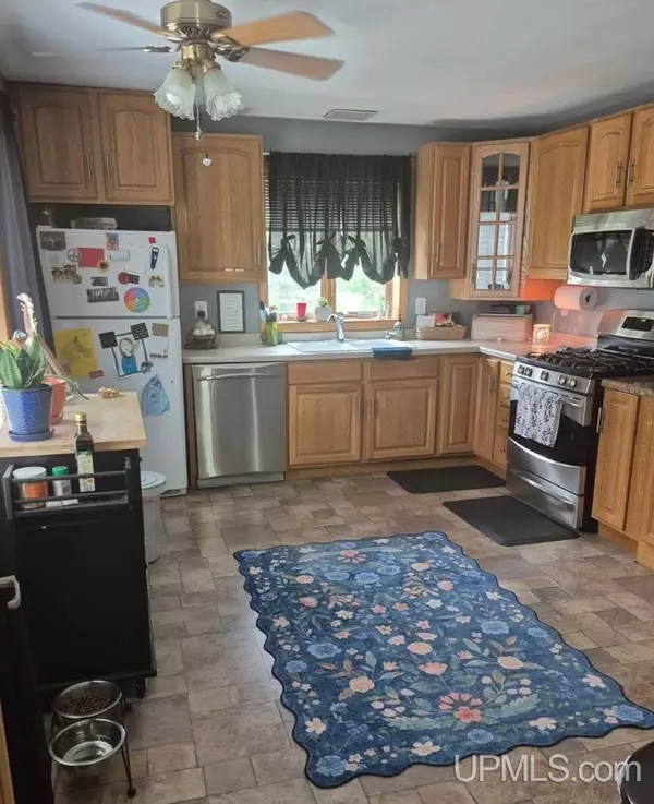 Escanaba, MI 49829,612 N 20th Street