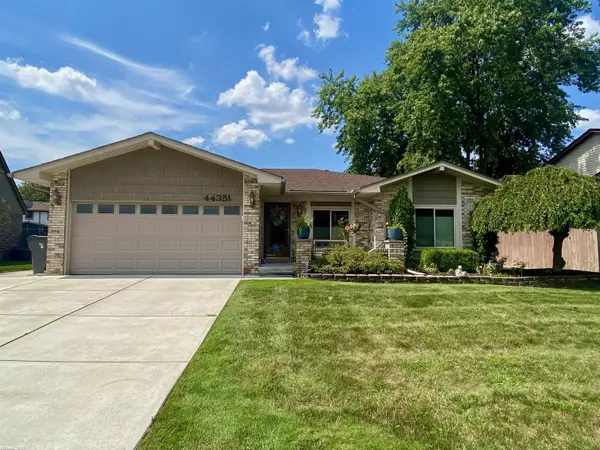 44351 Whitefish Bay Drive, Clinton Township, MI 48038