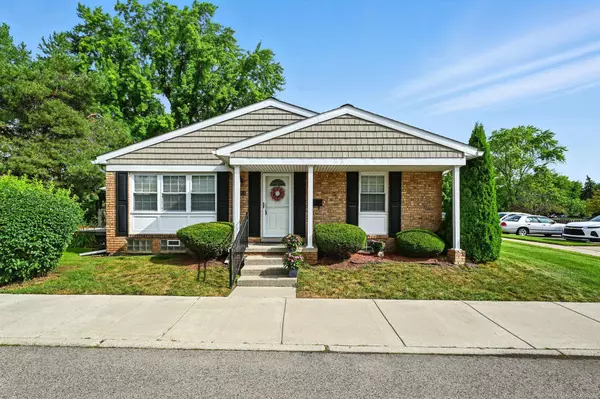 19523 Dartmouth Place, Northville, MI 48167