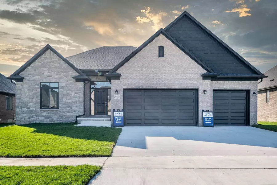 16930 Glenhurst Drive, Macomb, MI 48044