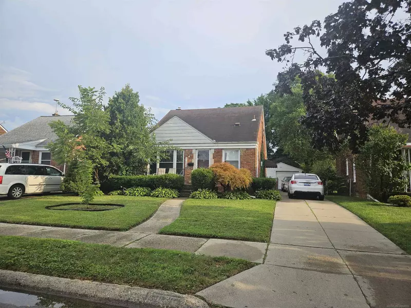 17970 Lincoln Drive, Roseville, MI 48066