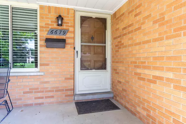 Shelby Twp, MI 48317,6679 Wanita Court