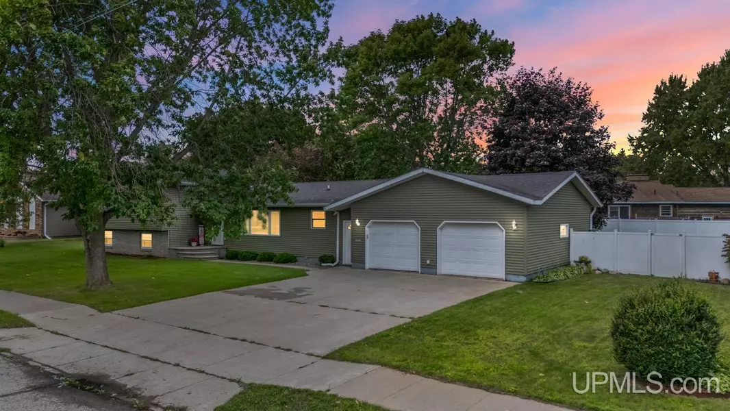 1500 Lake Shore Drive, Escanaba, MI 49829