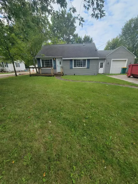 1005 N Wenona Avenue, Bay City, MI 48706