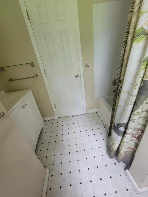 Bay City, MI 48706,1005 N Wenona Avenue