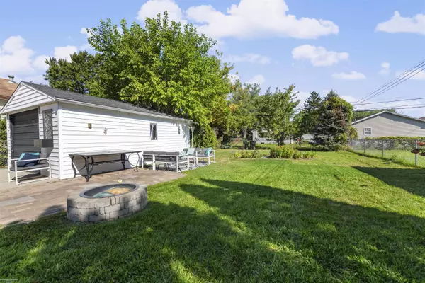 Saint Clair Shores, MI 48080,22035 Lakeview Street