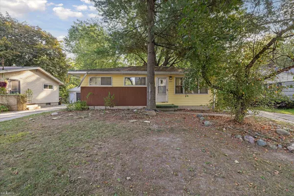 3801 Schlee Street, Lansing, MI 48910