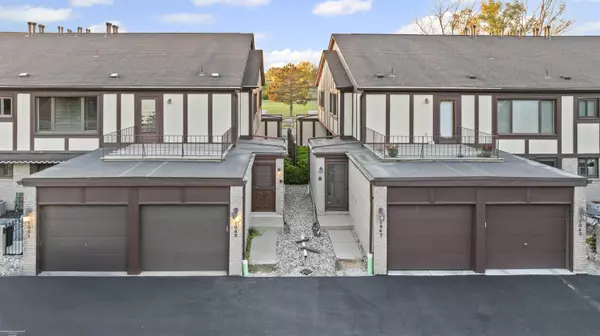 1049 Country Club Drive, Saint Clair Shores, MI 48082