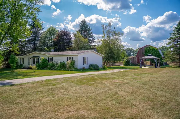 890 S Harrison Avenue, Harrison, MI 48625