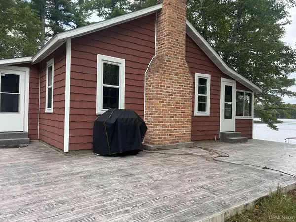 7998 W Dodge Lake Road, Manistique, MI 49854-0000