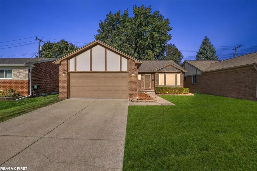 22445 Amherst Street, Saint Clair Shores, MI 48081